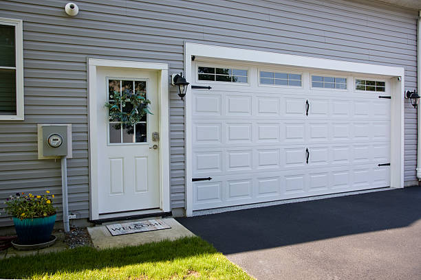 24/7 Emergency Garage Door Panel Replacement experts in Ferrysburg, MI